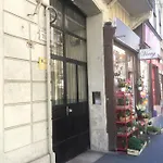 Boutique Near Heroes Square *