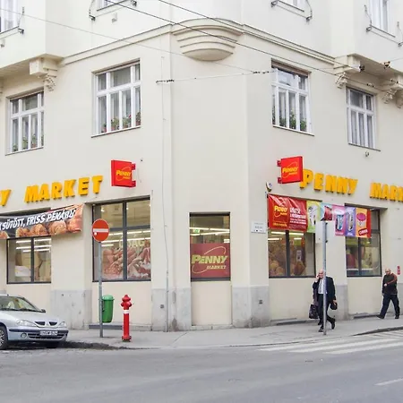 King Studio With Ac In Central Budapest *