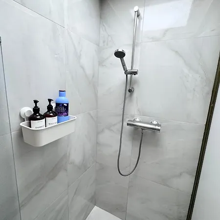 King Studio With Ac In Central Budapest *